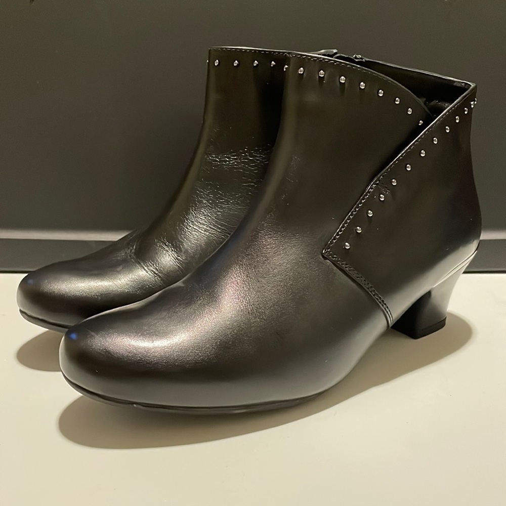 Hotter Comfort Ankle Boots Dallas Black Stud size 8